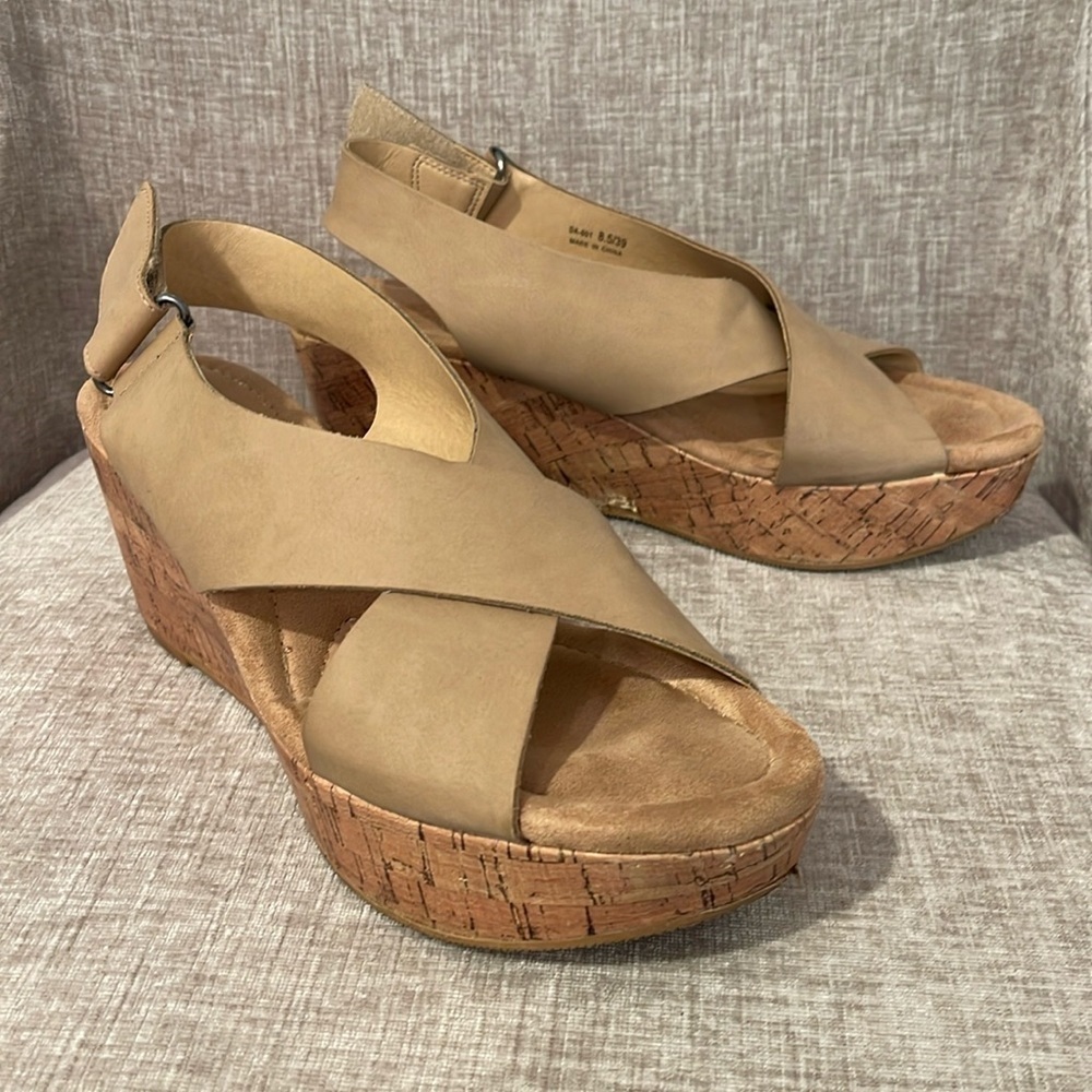 CL by Laundry Excellent - Tan - Dream Girl Wedge Sandal 8 1/2 M